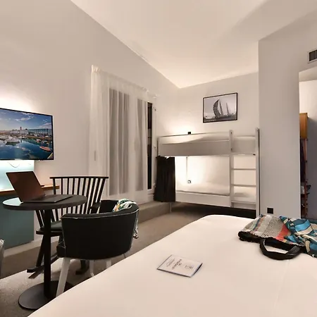 فندق Ibis Styles Centre Port بريست