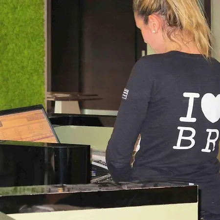 Ibis Styles Centre Port فندق 3*