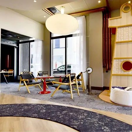 Ibis Styles Centre Port فندق