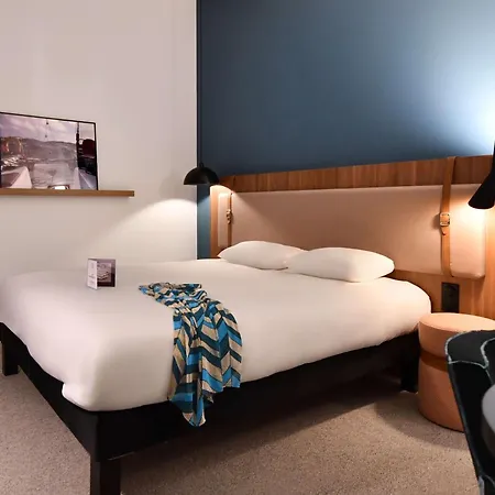 Ibis Styles Centre Port Hotel 3*