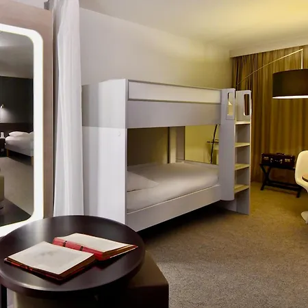 Ibis Styles Centre Port Hotel 3*